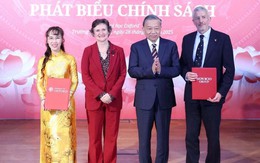 Tổng bí thư Tô Lâm chứng kiến Tiến sĩ Nguyễn Thị Phương Thảo góp 13,7 triệu bảng Anh cho quỹ học bổng của đại học Oxford