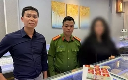 Nữ sinh viên mang toàn bộ số vàng đi bán vì tin cuộc gọi giả danh cán bộ điều tra