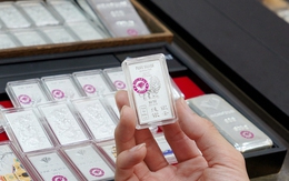 Giá bạc đồng loạt giảm