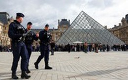 2 nghi phạm đã nhận tội trộm đồ tại bảo tàng Louvre, nhưng vẫn không ai biết 8 bảo vật đang ở đâu