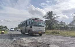 Quốc lộ 1 qua Cà Mau hư hỏng, nhiều ổ gà