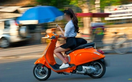 CSGT vừa xử phạt 1 cô gái có hành vi mà rất nhiều người Việt mắc phải, mức phạt tối đa lên đến 14 triệu đồng