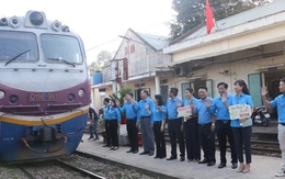 Hỗ trợ vé máy bay, vé tàu cho người lao động khó khăn về quê đón Tết
