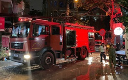 Cháy tại tầng chung cư, người dân hoảng sợ sơ tán