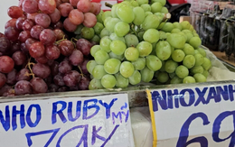 Trái cây nhập ngoại giá rẻ bày bán tràn lan