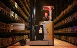 Bên trong kho giữ vàng bạc của giới siêu giàu: Số lượng vàng gửi vào tăng mạnh, thỏi nặng nhất trị giá 2,2 triệu USD