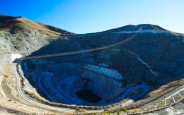 Khoan sâu 260 lỗ, phát hiện gần 500.000 tấn đất hiếm có giá trị lên đến 50 tỷ USD ở khu vực đồi núi sau hơn 10 năm khảo sát