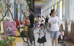 Lương 3 cọc 3 đồng, chồng tôi đòi bán nhà để con học trường quốc tế, anh bảo: "Giáo dục quan trọng hơn nhà cửa"!