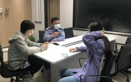 Sếp chỉ đạo để ngoài sổ sách 6 tỷ đồng, nữ kế toán giả vờ nhận lệnh, âm thầm báo cảnh sát rồi được thăng chức