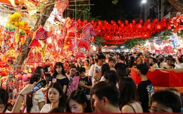 Biển người chen chân trên phố Hàng Mã đón Trung thu sớm