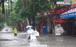 Chủ tịch Hà Nội: Chủ động cho học sinh nghỉ học, người lao động làm việc online ứng phó bão số 11