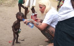 Bức ảnh chụp cậu bé 2 tuổi nặng 3kg bị bỏ rơi trên đường từng gây chấn động thế giới giờ ra sao?