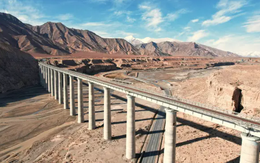 Tuyến đường sắt giá trị tới 110.000 tỷ đồng: Là “con rồng thép trên trời”, hành khách phải thở oxy nhưng ai cũng thấy "rất đáng"