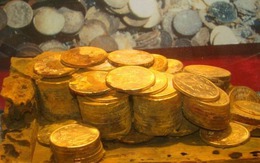 Đem 5 ký vàng của bà nội đi giám định sau tang lễ, cháu trai chết lặng trước kho báu