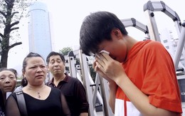 Nam sinh học kém đỗ ĐH danh tiếng, bố mạnh tay chi 75 triệu đồng mở tiệc ăn mừng nhưng khách đến liền vội khuyên: “Chỉ có nước thi lại năm sau”