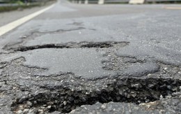 Mặt đường cao tốc La Sơn – Hoà Liên qua Đà Nẵng hư hỏng, bong tróc sau thời gian ngắn khai thác