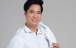 "Ông hoàng nhạc sến" Vbiz: Bỏ 1 triệu đô mua bảo hiểm trinh tiết, đúc tượng chính mình từ 1.000 cây vàng