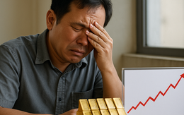 Người đàn ông chua xót khi giá vàng liên tục lập đỉnh: 'Cơn sốt vàng có thể là cơ hội cho nhiều người, nhưng đó là một gánh nặng đối với tôi'