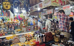 Một tiểu thương bán rau củ ở chợ Thủ Đức bị lừa 150 triệu đồng