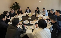 Đi họp lớp, người giỏi tính nhất lại không phải kế toán