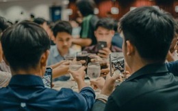 Đi họp lớp sẽ thấy có hai loại giàu, giàu thật và giàu để gặp bạn cũ