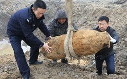 Phát hiện vật lạ khổng lồ dài 1m, đội thi công phải dừng khẩn cấp, cảnh sát phong tỏa hiện trường: Kho báu hơn 1.000 tỷ đồng lộ diện