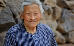 Cụ bà 97 tuổi ở một mình nói thẳng: Sau 70 tuổi, bài tập tốt nhất để kéo dài tuổi thọ không phải đi bộ mà là 6 động tác này