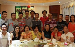 Đi họp lớp có những người mặc sang không phải vì giàu, mà vì sợ bị hỏi “đang làm nghề gì?”