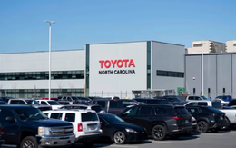 Toyota sẽ đầu tư 10 tỷ USD vào Mỹ trong 5 năm, vừa khánh thành nhà máy pin siêu 'khủng'