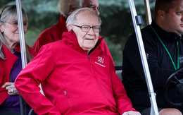 “Thần chứng khoán” Warren Buffett chỉ ra 3 thứ “càng giảm càng giàu”, nhiều người dành cả đời chưa chắc đã ngộ ra