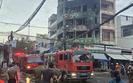 CLIP: Cháy lớn sát chợ Đầm Nha Trang