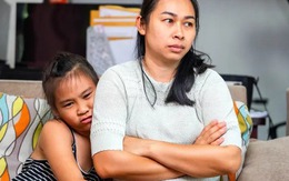 Điều ĐẦU TIÊN bố mẹ làm khi bước vào nhà có thể ảnh hưởng cực lớn đến cuộc đời con!