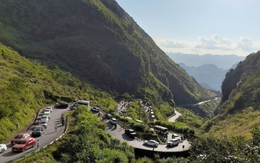 Đường kẹt cứng, khách sạn 'cháy' phòng mùa hoa tam giác mạch