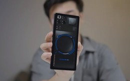 Cây bút công nghệ: "Cầm mẫu điện thoại này đi trên đường, ai cũng phải ngoái lại hỏi tôi máy gì đấy?"