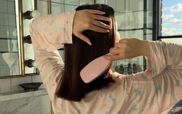 Chải đầu mà thấy 3 bất thường này phải cảnh giác với ung thư: Tiếc là ít người để tâm!