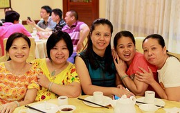 Mẹ Hà Nội kể: Nhìn hoá đơn họp lớp là biết ai vững tiền, ai sắp hụt hơi