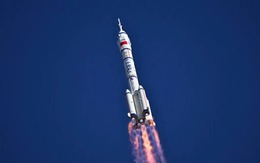 Rác vũ trụ va vào tàu Thần Châu 20 khiến phi hành gia Trung Quốc mắc kẹt, báo động nguy cơ từ quỹ đạo ngày càng hỗn loạn