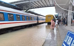 Đường sắt dừng tàu khách, khẩn cấp giữ cầu Luật Lễ