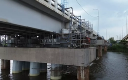 'Thần đèn' nâng cây cầu trên tuyến huyết mạch TPHCM lên 1,25 m