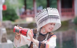 Suốt 10 năm, 3 con gái cùng mẹ già 80 tuổi du lịch dưỡng già 50 thành phố: Niềm vui của mẹ là phong cảnh đẹp nhất