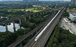 Chưa từng có: Đường sắt cao tốc 350 km/h đi xuyên hang động, hàng trăm cột đá sắc nhọn được AI đào hầm, sắp thay đổi hoàn toàn công nghệ xây dựng