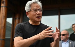 CEO Jensen Huang cho biết Nvidia đang ‘cứu cả thế giới’, nói thẳng về việc vốn hóa bốc hơi 500 tỷ USD trong vài tuần