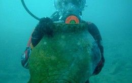 Khảo sát 4 điểm ngập nước ở hồ sâu bậc nhất hành tinh, chuyên gia sững sờ phát hiện điều không tưởng dưới đáy