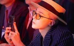 Giáo sư cơ khí duy nhất sở hữu gần 200 bài hát, giàu có đến mức đi hát bằng chuyên cơ riêng