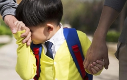 Giáo viên cảnh báo: 3 kiểu quần áo có thể GÂY NGUY HIỂM, cha mẹ tránh cho con mặc đến trường