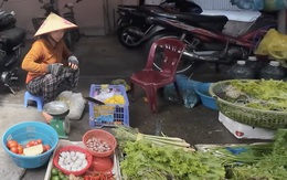 Chợ trống kệ, người dân Gia Lai phải “săn” từng bó rau nhỏ