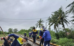 Tê liệt đường sắt Bắc - Nam, hơn 21.000 vé tàu hoàn trả khách