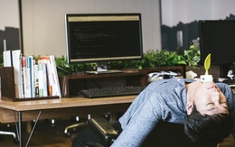 “Cơn đau đầu” mới của Hàn Quốc: Đi làm xa nhất thế giới khiến nhân viên “tắt cảm xúc”, doanh nghiệp mất năng suất