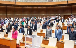 Quốc hội tưởng niệm những người tử vong do thiên tai