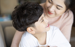 6 hành vi lúc nhỏ chỉ ra: Con lớn lên rất yêu thương mẹ!